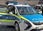 Innenminister Karl-Heinz Schröter im neuen Opel „Zafira Tourer“.